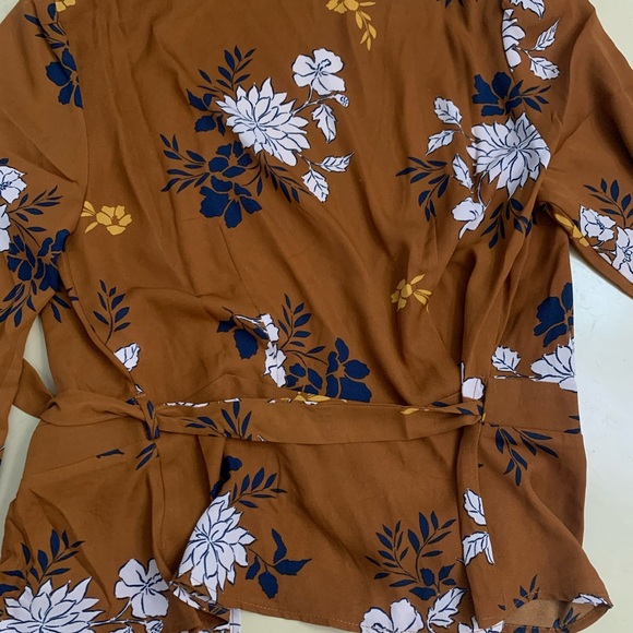 Forever 21 Tie Wrap-Around Blouse - Picture 5 of 5